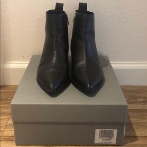 Everlane Boss Booties Black Pebble Sz 7